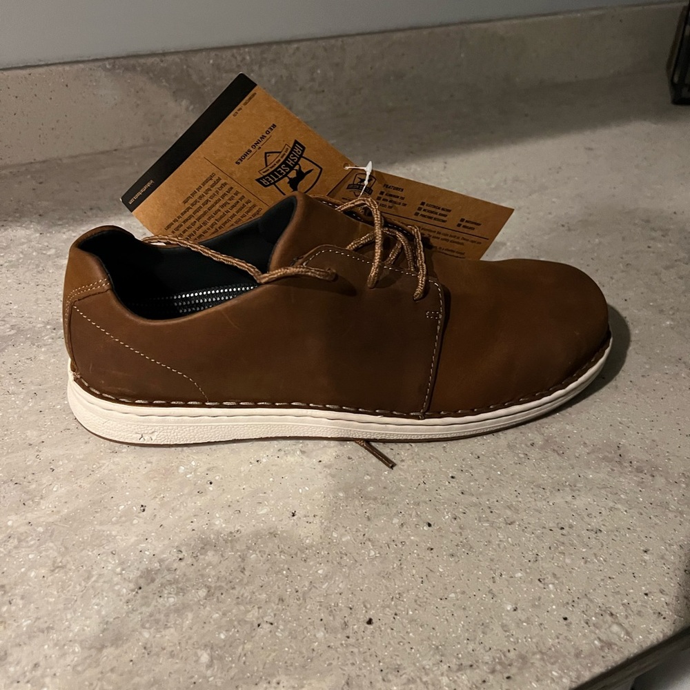 New with tags. Size 10.5 
• Aluminum safety toe 
• Nubuck, waxed leather